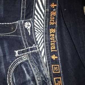Rock revival jeans. 32.